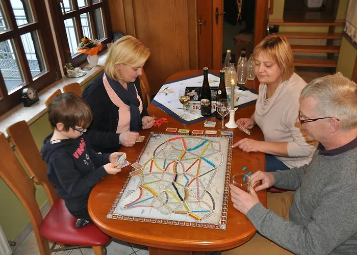 古特斯查克森尼霍夫酒店 3*